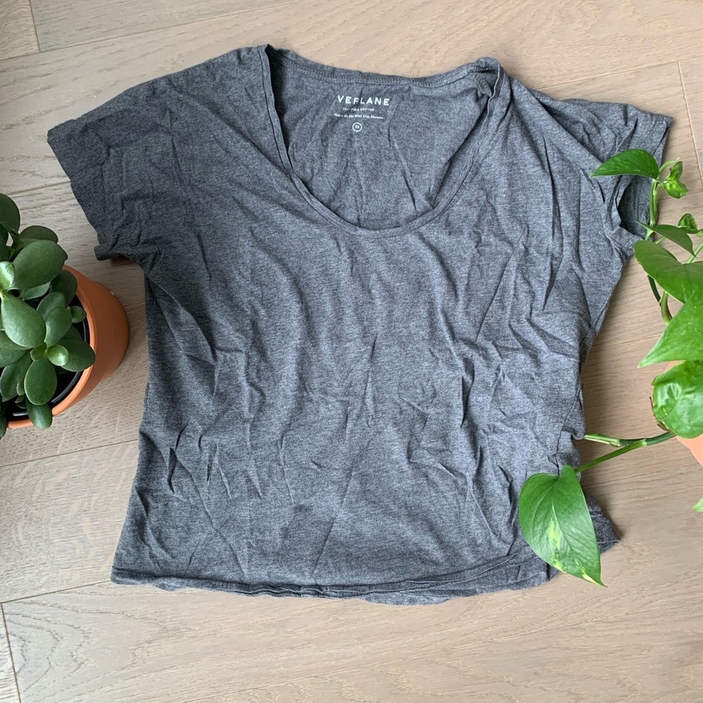 Everlane gray tee
